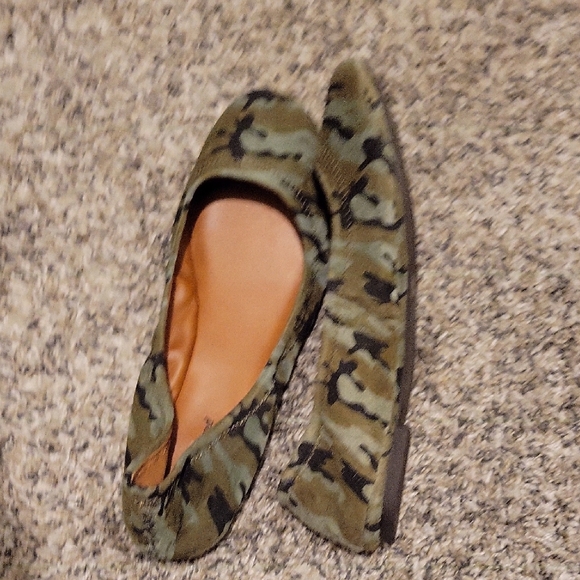 Camouflage Flats - Picture 6 of 6